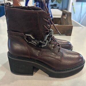 NWOB Vince Camuto Keltana Burgundy Lace-Up Boots with Chunky Heel Size 8.5